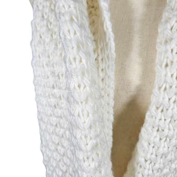 Olsenboye O/S, Ivory Sweater Infinity Scarf, Perfect Condition - Picture 3 of 7